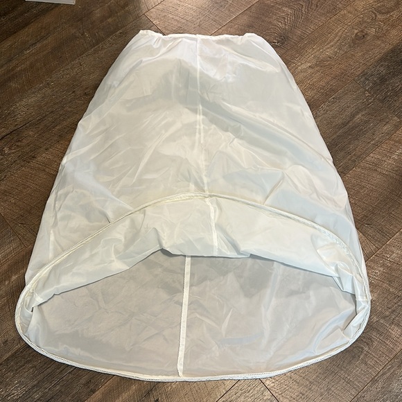 Super Elegant Vintage Wedding Gown Year 1982 With Separate Inner Dress Pompom - Picture 9 of 10